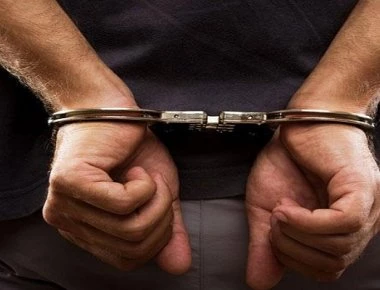 Χειροπέδες σε διάσημο ηθοποιό - Ενεπλάκη σε καβγά για μια θέση πάρκινγκ! (φώτο)